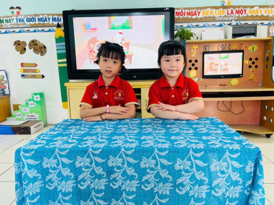 GIÁO DỤC KỸ NĂNG NGỒI ĐÚNG TƯ THẾ KHI HỌC CHO TRẺ