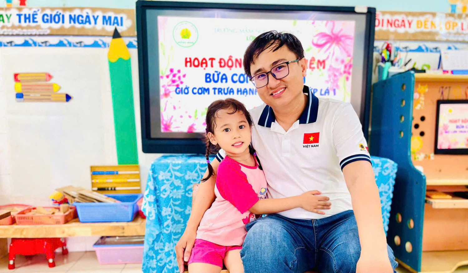 HOẠT ĐỘNG “TRẢI NGHIỆM BỮA TRƯA CÙNG CON”