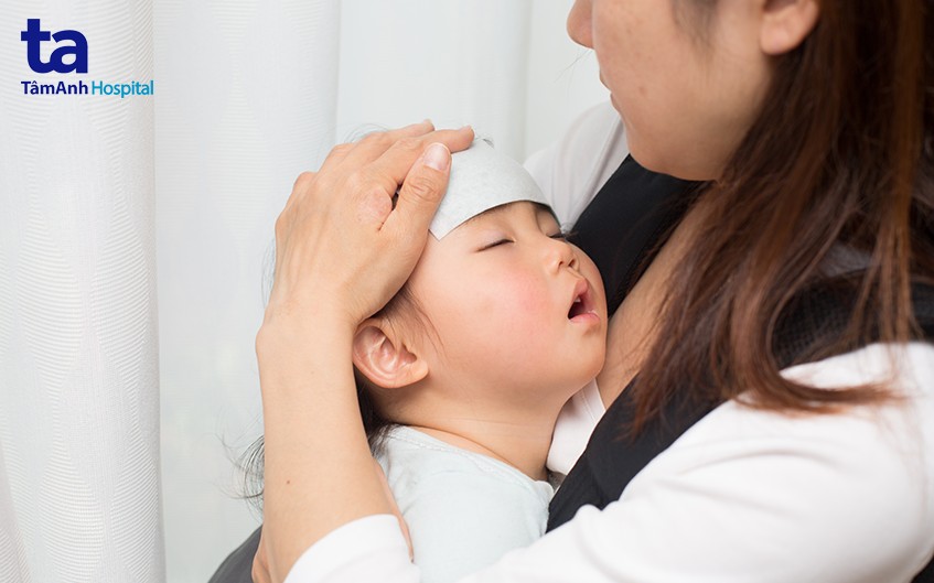 viêm màng não mô cầu ở trẻ xuất hiện đột ngột